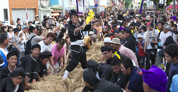 糸満大綱引きは旧暦8月15日