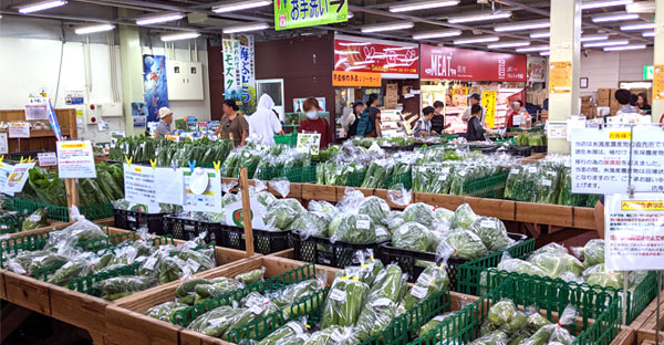 ファーマーズマーケットいとまん店内