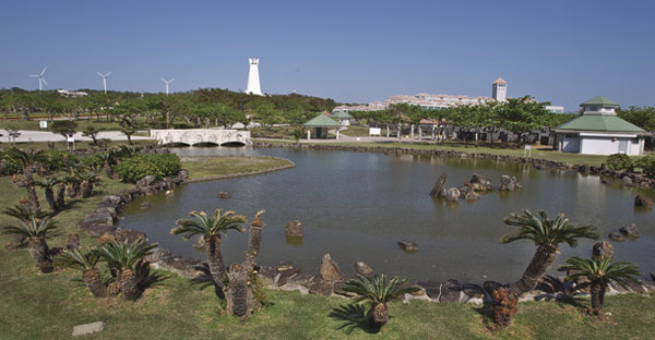 【沖縄旅行で平和を祈る】鎮魂と暮らしが共存する平和祈念公園